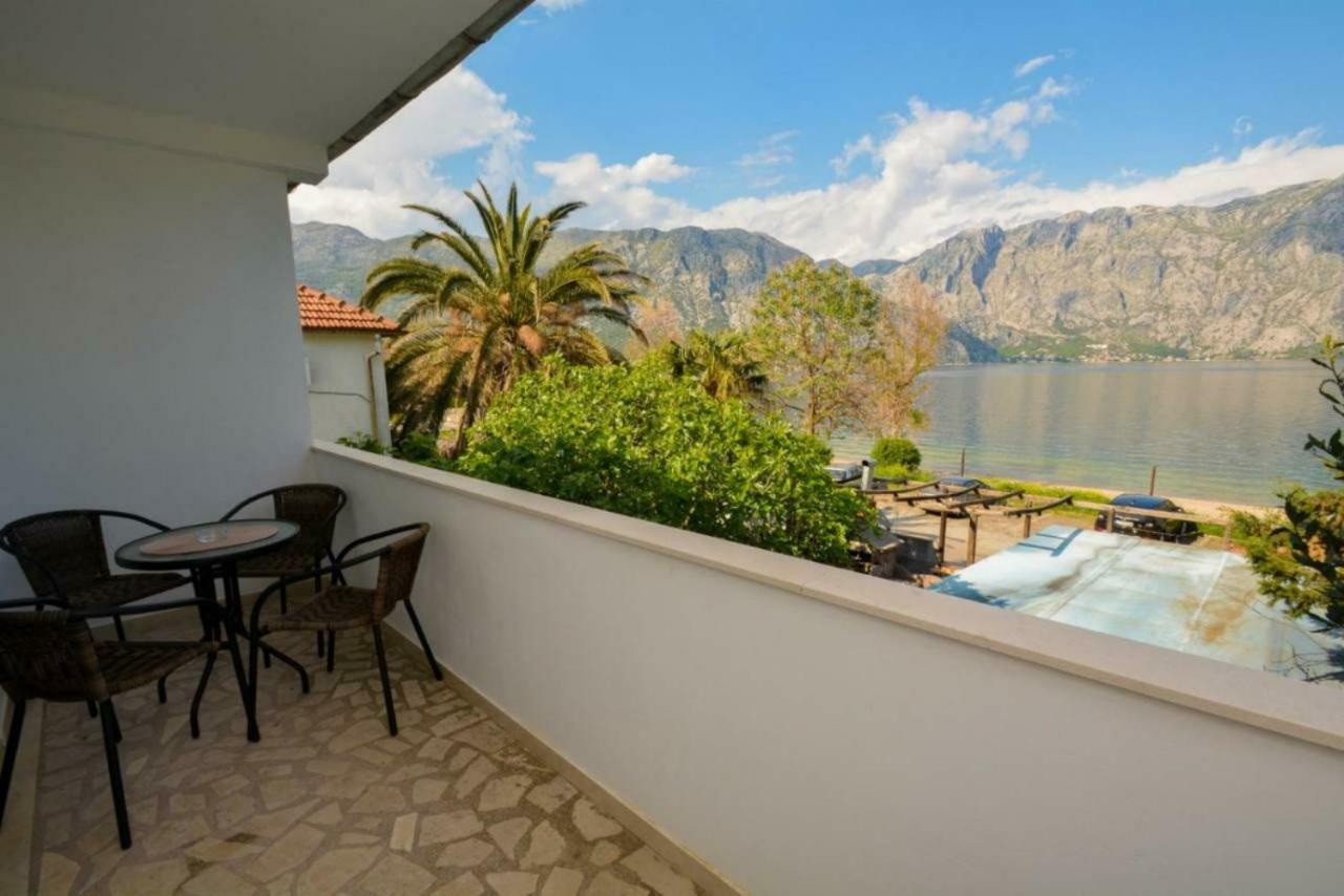 Seaside Apartments And Rooms Kotor Exterior photo